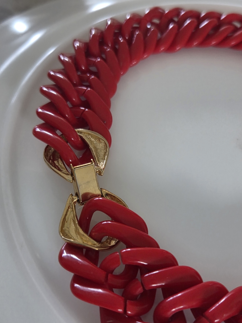 Vintage Bold Red Link Necklace with Gold-Tone Clasp - Picture 7 of 9